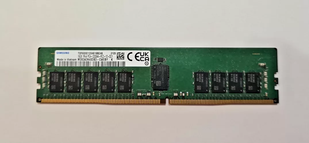 Memoria Samsung 16GB DDR4 3200MHz PC4-25600 ECC RDIMM  Retirado de Equipo en suo