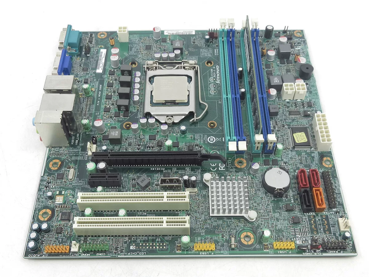 Placa Lenovo Thinkcentre M82 IS7XM Series Desktop Motherboard LGA115X CPU 03T8226 - 03T7083 Retirado de Equipo en uso Garantia 12 Meses