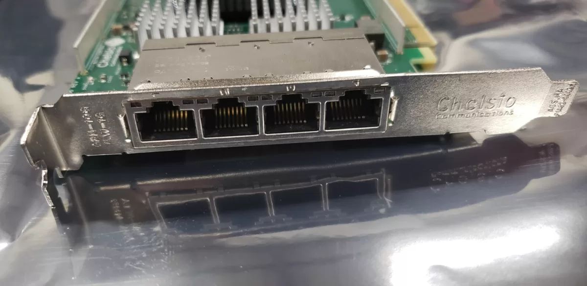 Tarjeta de RED Dell Chelsio Quad Port 10GbE T540-BT T5 5MHDP Retirado de Equipo