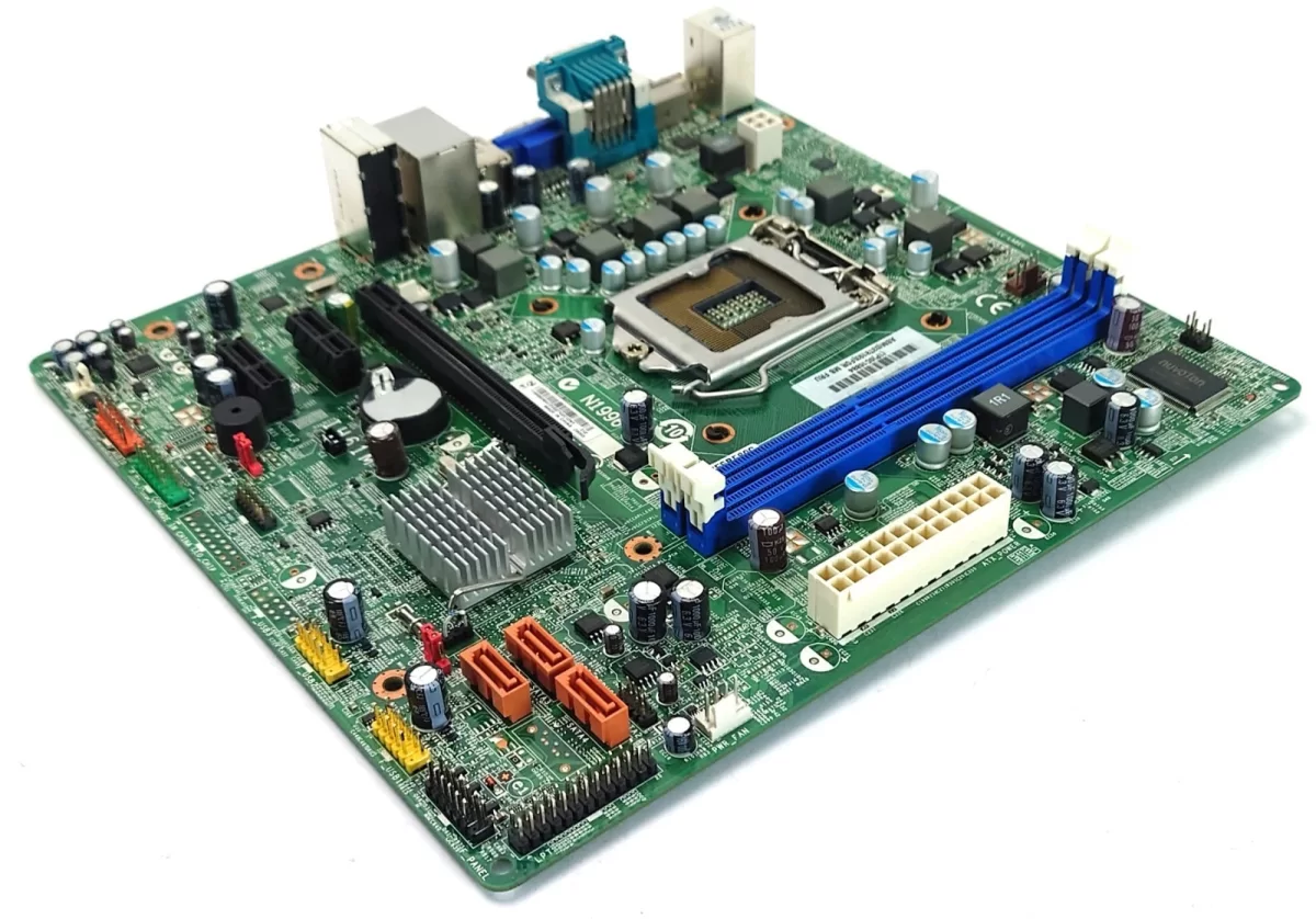 Placa Lenovo 03T8193 ThinkCentre M72E Lga 1155/Socket H2 DDR3 Producto Usado Garantia 12 Meses