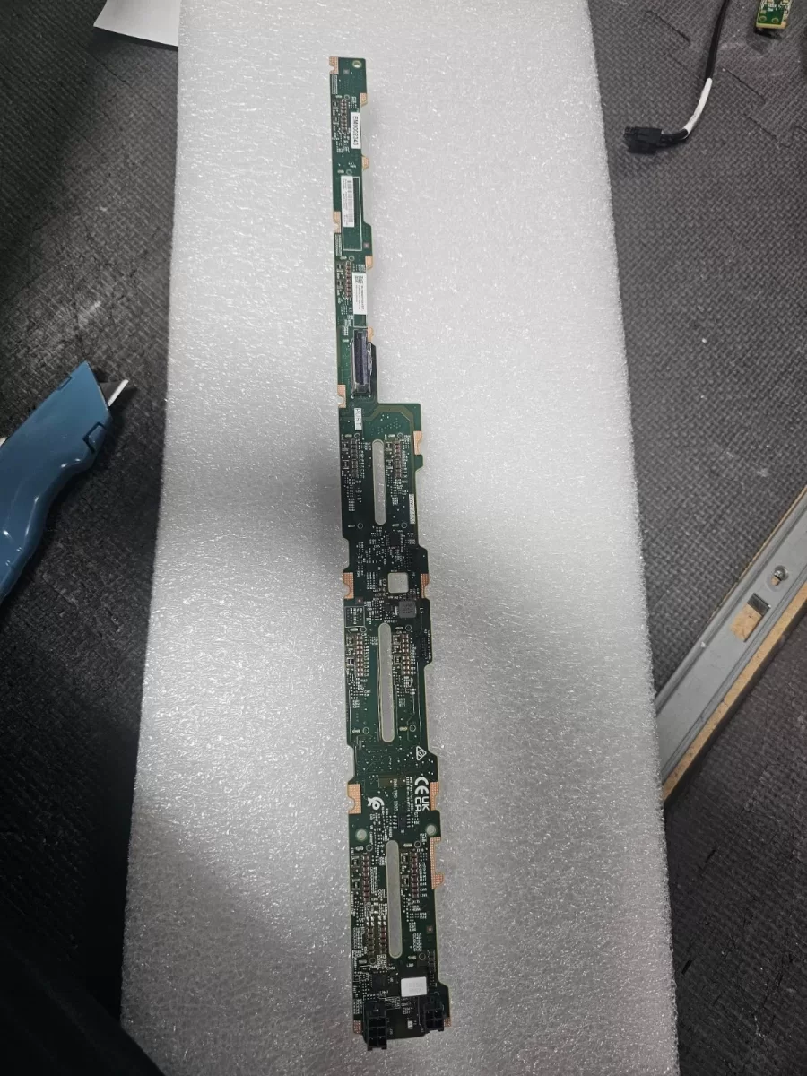 BACKPLANE HPE 8-BAY 2.5" SFF U.3 PARA PROLIANT DL360 GEN10 PLUS P40444-001 P21213-003 PRODUCTO DE SEGUNDO USO